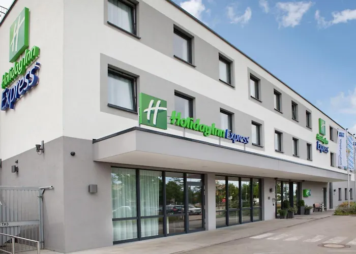  Holiday Inn Express Munich - Olympiapark By Ihg